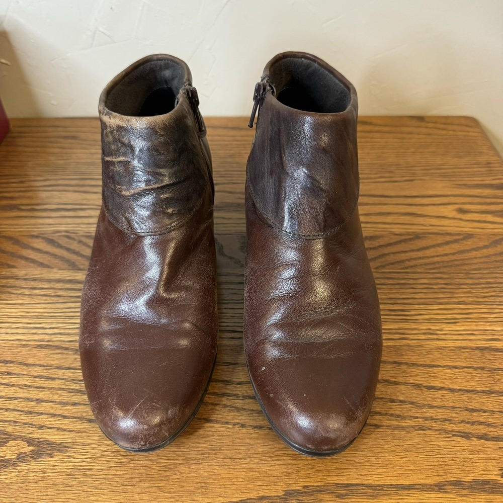 Vintage Munro American Grace Brown Leather Ankle Boots Low Heel Size 6.5M